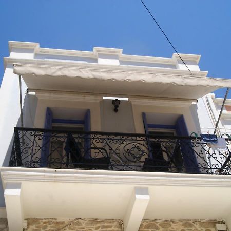 The Bougainvillea House Sými Luaran gambar